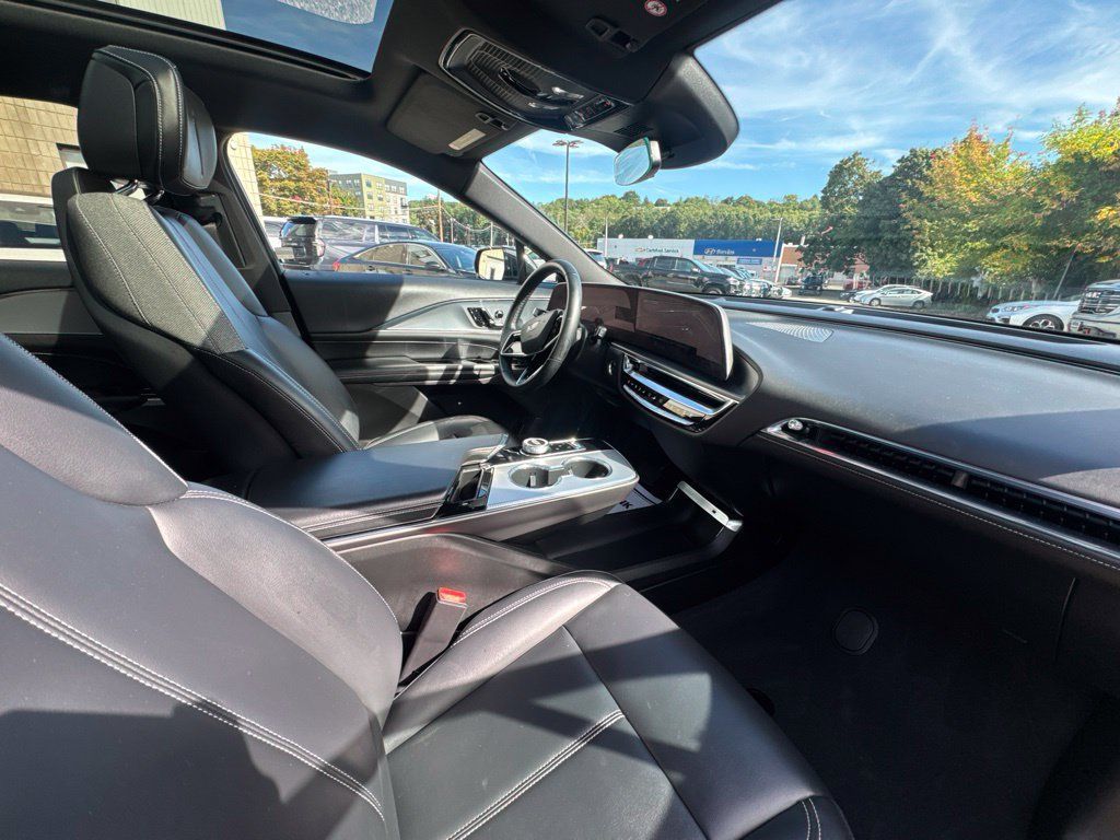Used 2024 Cadillac Lyriq Tech w/ Driver Assist Package AWD/4WD image 21