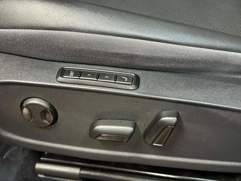 Used 2023 Volkswagen ID.4 Pro image 16