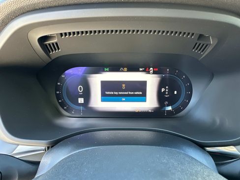 Certified 2025 Volvo XC60 B5 Core w/ Climate Package PRO image 27