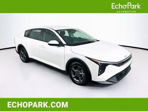 Used 2025 Kia K4 FWD image 1