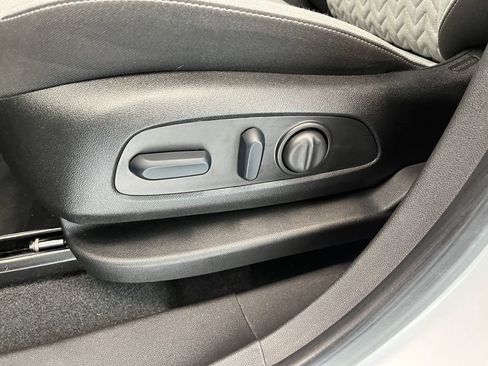 Used 2023 Chevrolet Equinox LS w/ LS Convenience Package image 15