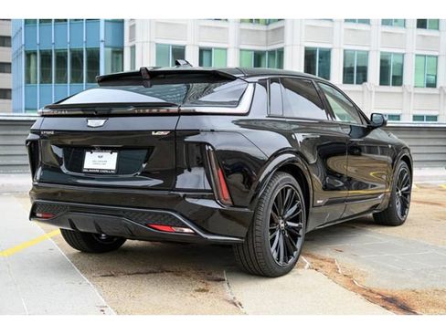 New 2026 Cadillac Lyriq V image 7