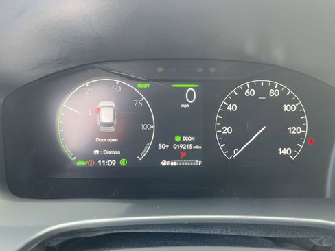Used 2025 Honda CR-V Sport Touring image 12