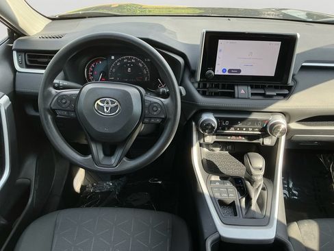 Used 2025 Toyota RAV4 XLE AWD/4WD image 16