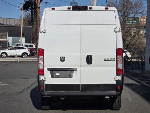 Used 2023 RAM ProMaster 2500 FWD image 6