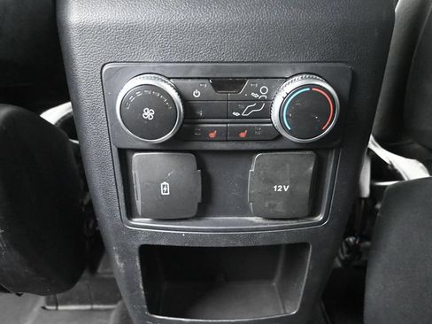 Used 2020 Ford Explorer XLT w/ Comfort Package AWD/4WD image 17