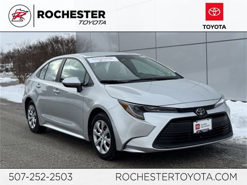 Certified 2024 Toyota Corolla LE image 1