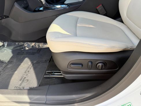 Used 2025 Buick Encore GX Sport Touring w/ Advanced Technology Package image 21