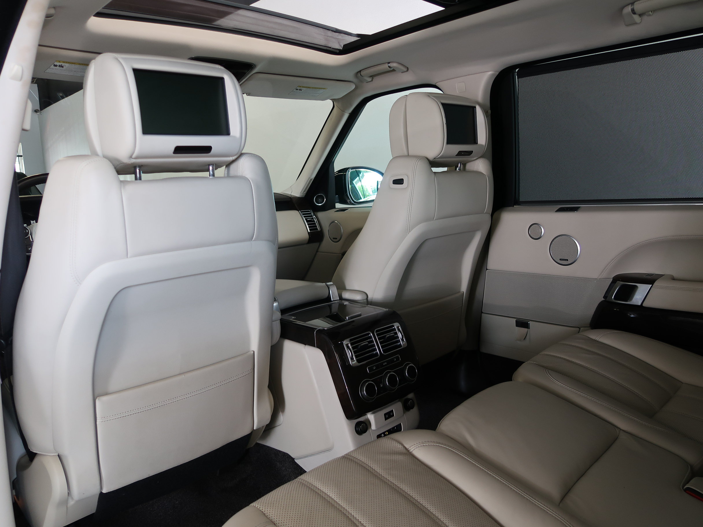 Used 2014 Land Rover Range Rover Long Wheelbase Supercharged AWD/4WD image 35