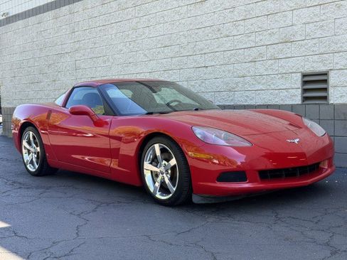 Used 2005 Chevrolet Corvette Coupe w/ Preferred Equipment Group RWD image 16