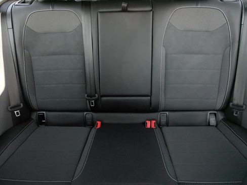 Certified 2022 Volkswagen Taos SE AWD/4WD image 13