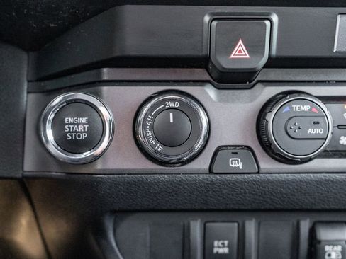 Used 2021 Toyota Tacoma TRD Sport AWD/4WD image 24