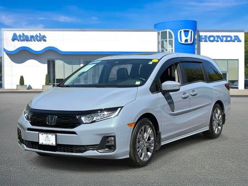 Certified 2025 Honda Odyssey Touring image 2