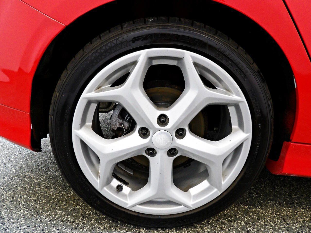 Used 2014 Ford Focus ST w/ Equipment Group 202A FWD image 20