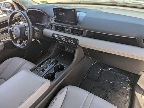 Certified 2025 Honda Pilot EX-L image 10