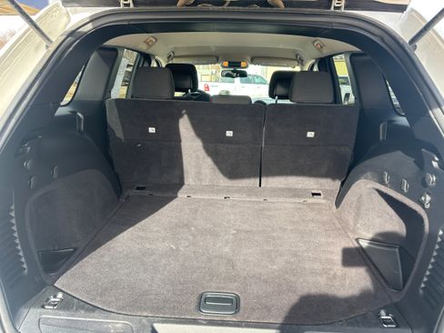 Used 2013 Jeep Grand Cherokee Laredo w/ Laredo E Group image 15