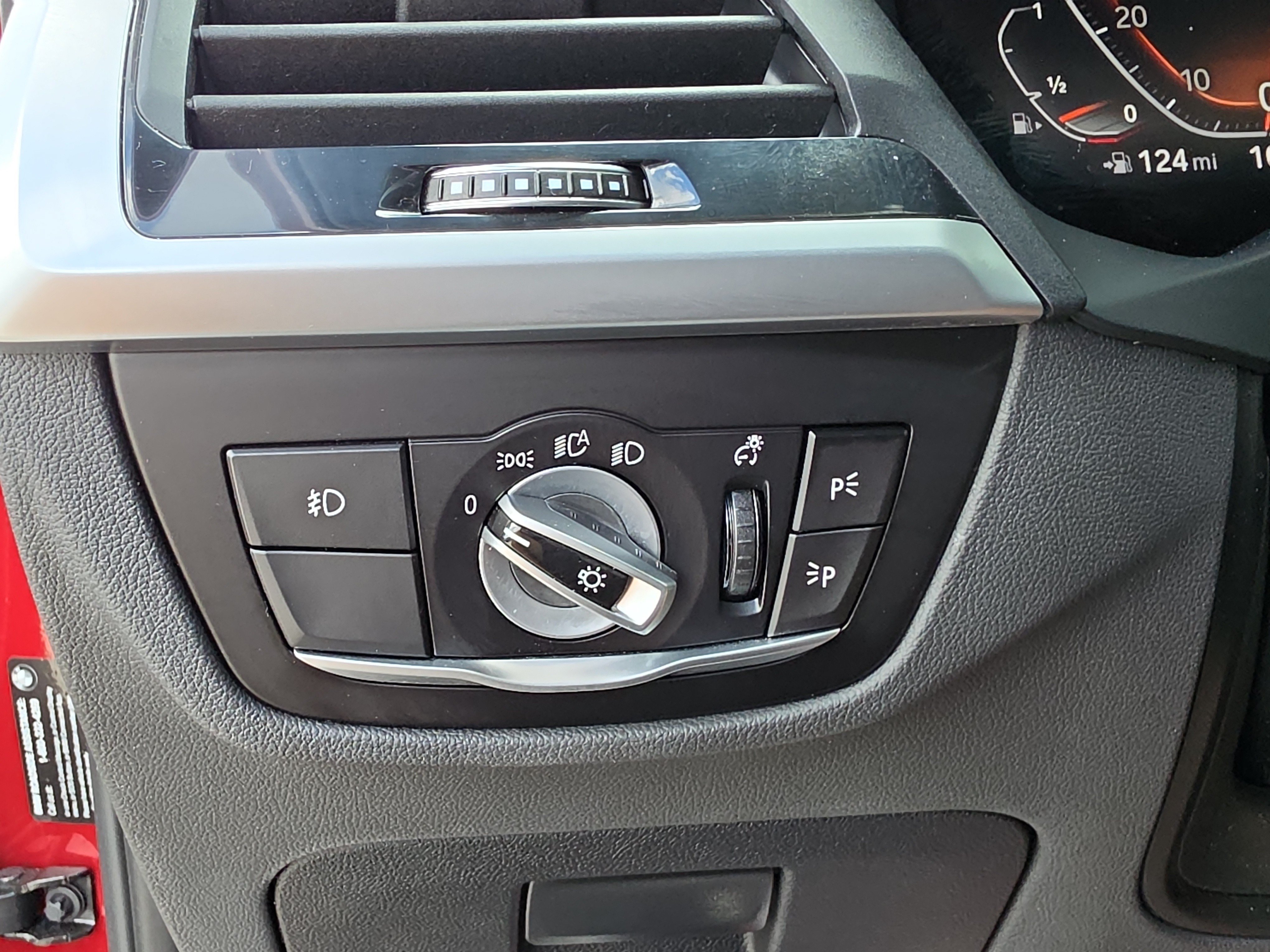Used 2021 BMW X4 xDrive30i w/ M Sport Package AWD/4WD image 30