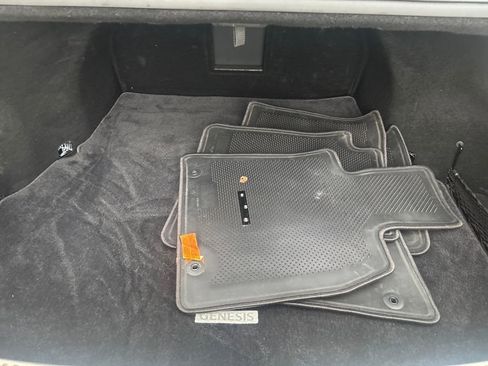 Used 2017 Genesis G90 5.0 Ultimate image 3