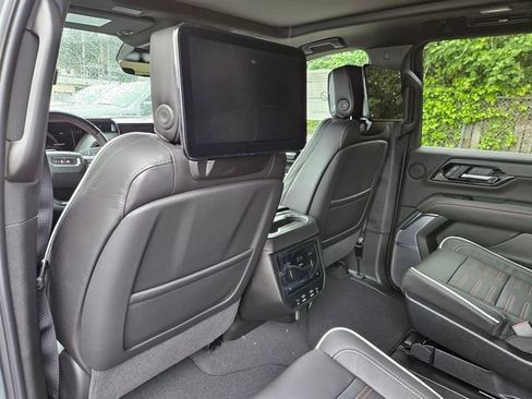 New 2026 GMC Yukon XL AT4 Ultimate AWD/4WD image 18