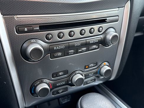 Used 2019 Nissan Pathfinder SL image 25