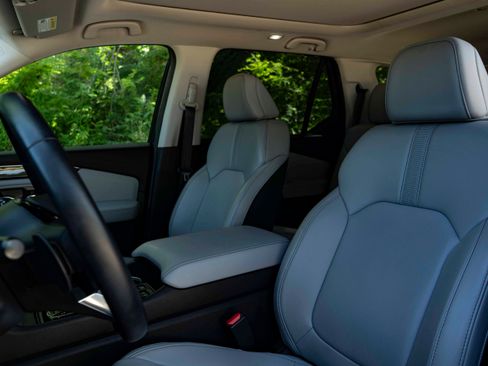 Used 2024 Honda Pilot Touring image 17