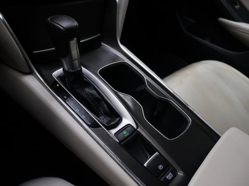 Used 2018 Honda Accord LX image 23