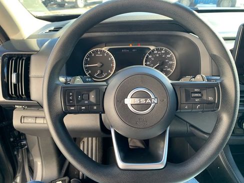 Used 2025 Nissan Pathfinder S AWD/4WD image 25