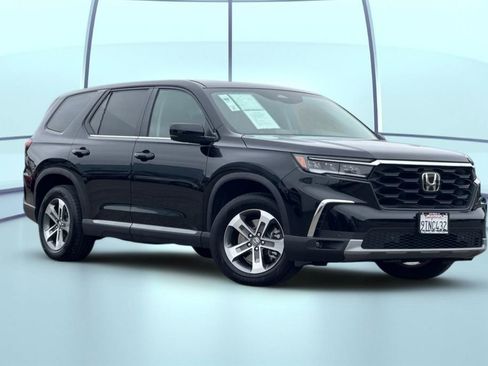 Certified 2025 Honda Pilot EX-L image 2