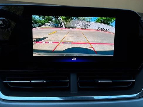 Used 2025 Chevrolet Trax LT w/ LT Convenience Package FWD image 30