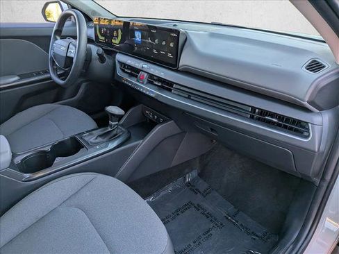 Used 2025 Kia K4 FWD image 28