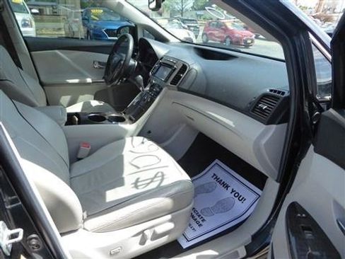 Used 2013 Toyota Venza XLE image 17