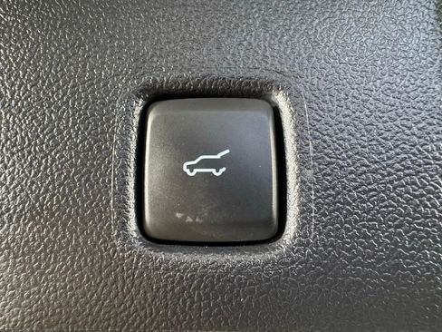 Used 2025 Ford Escape Platinum w/ Premium Technology Package image 29