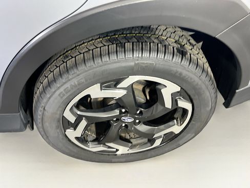 Used 2023 Subaru Crosstrek 2.5i Limited w/ Moonroof Package image 30