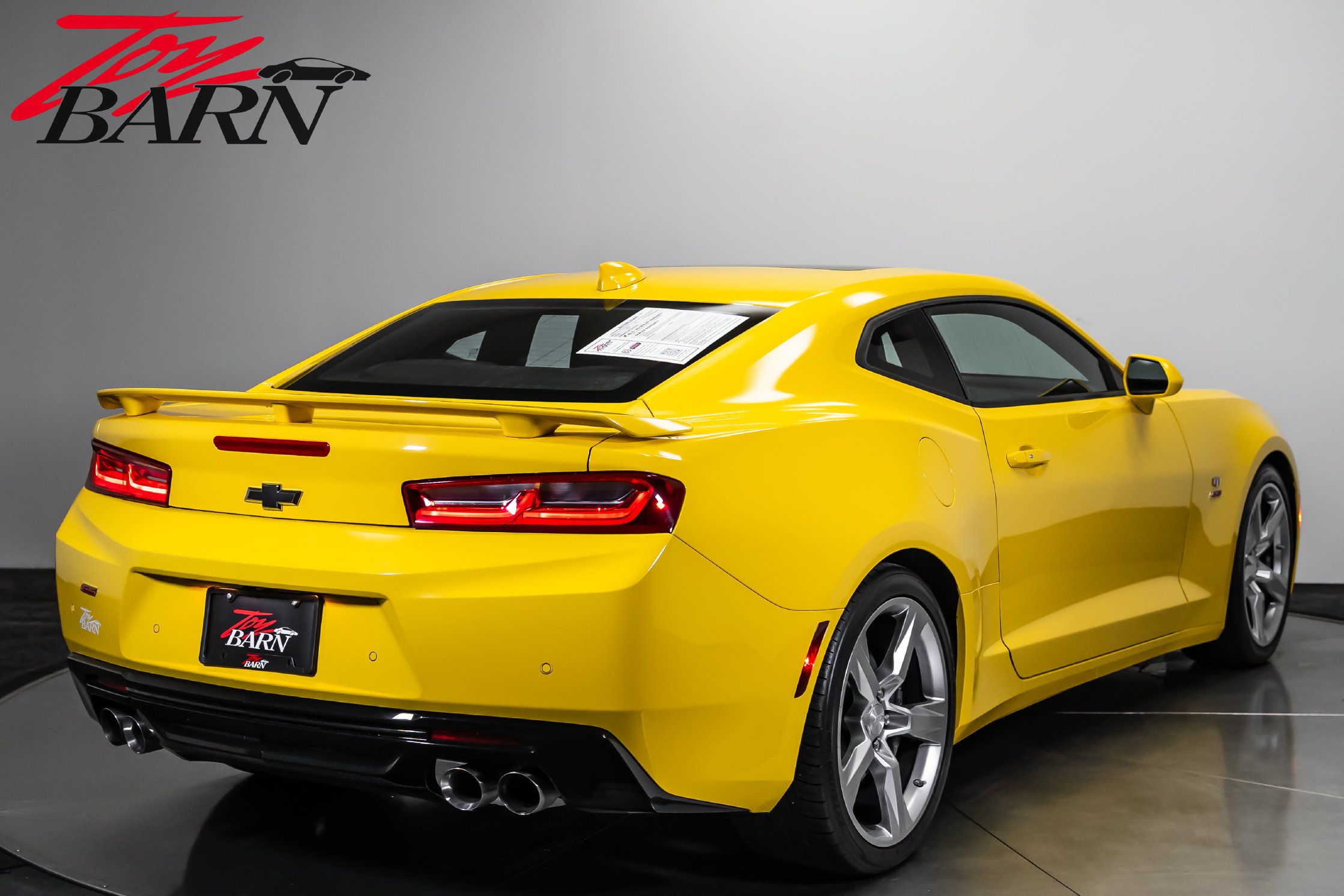 Used 2016 Chevrolet Camaro SS RWD image 5