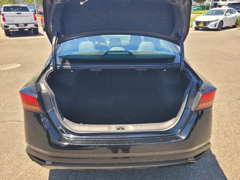 Certified 2023 Nissan Altima 2.5 SV FWD image 11