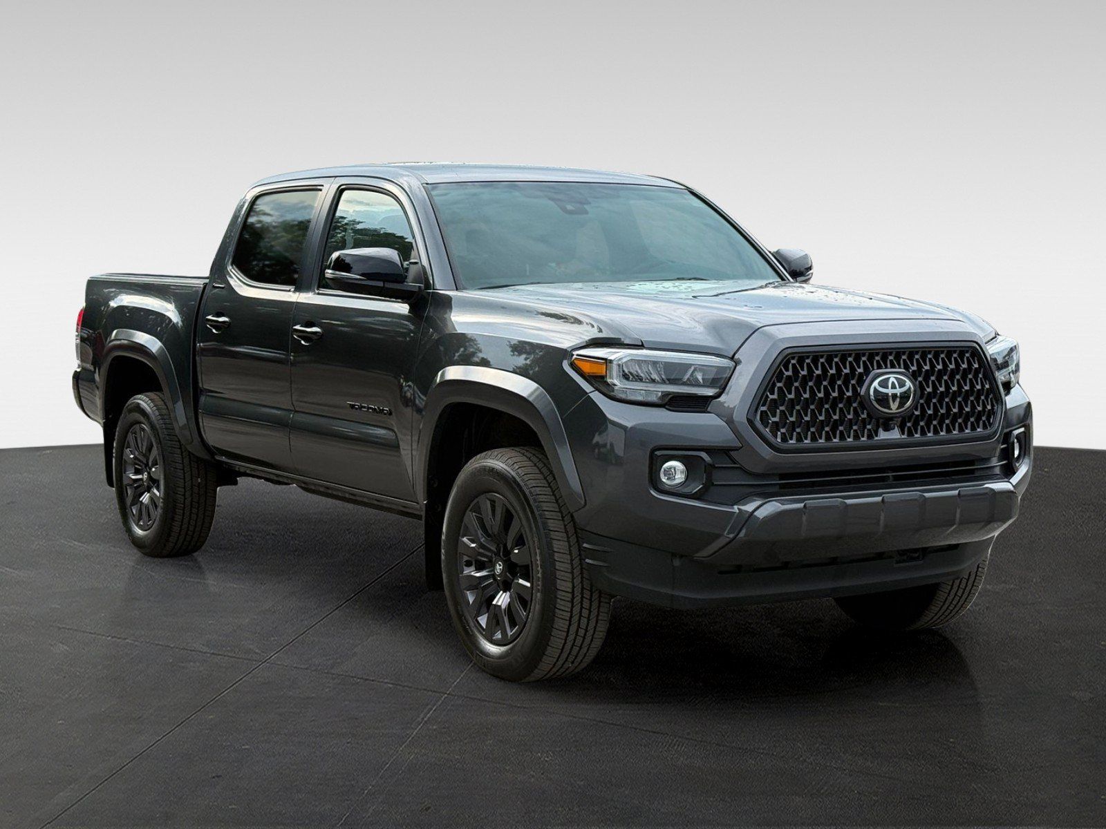 Used 2022 Toyota Tacoma Limited w/ Nightshade Package AWD/4WD image 3