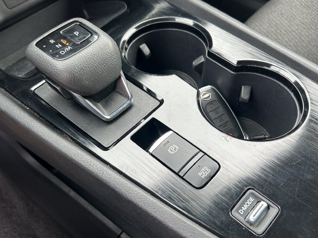 Used 2024 Nissan Rogue SV FWD image 17