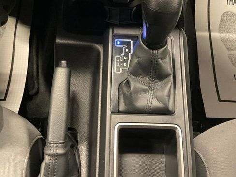 Used 2022 Toyota Tacoma SR image 27