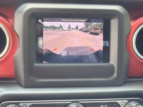 Used 2021 Jeep Gladiator Rubicon w/ LED Lighting Group AWD/4WD image 31