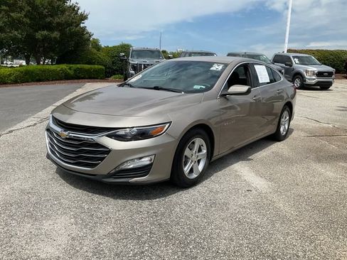 Used 2024 Chevrolet Malibu LT FWD image 1