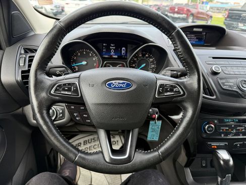 Used 2017 Ford Escape SE w/ SE Sport Appearance Package AWD/4WD image 25