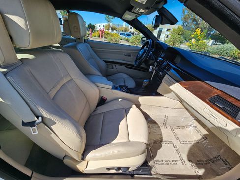 Used 2011 BMW 328i Convertible image 31