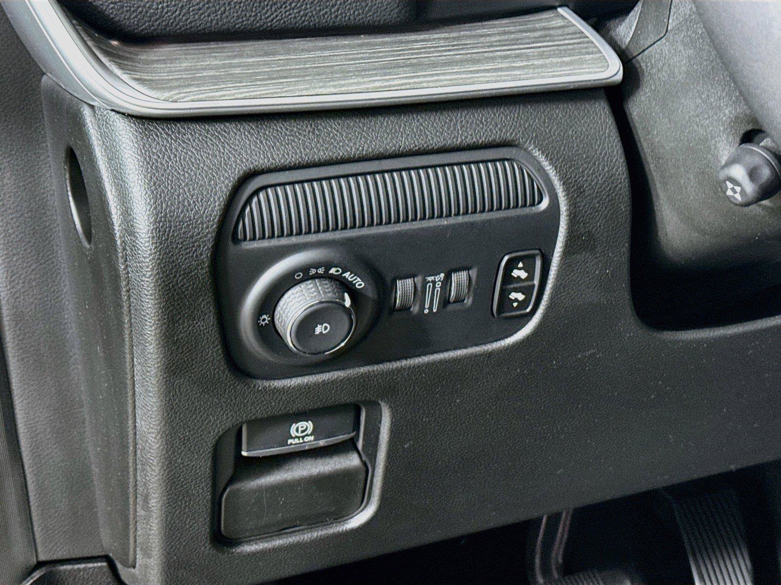 Used 2024 Jeep Wagoneer Series II AWD/4WD image 14
