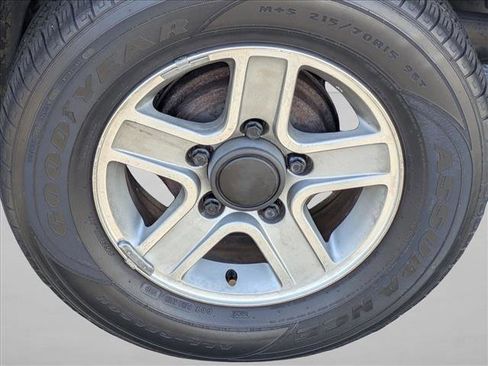 Used 2004 Chevrolet Tracker LT image 14