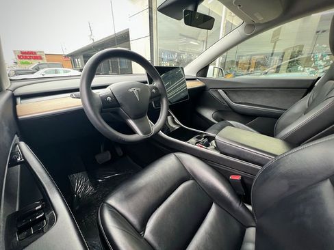 Used 2021 Tesla Model Y Long Range image 15