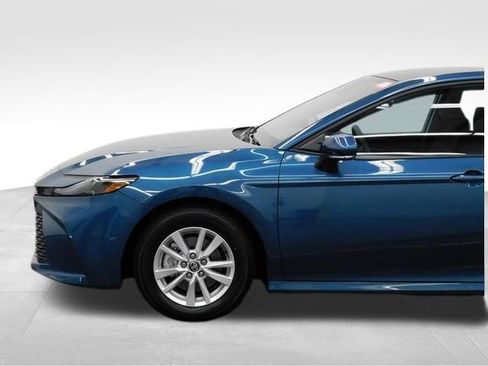 Used 2025 Toyota Camry LE image 17