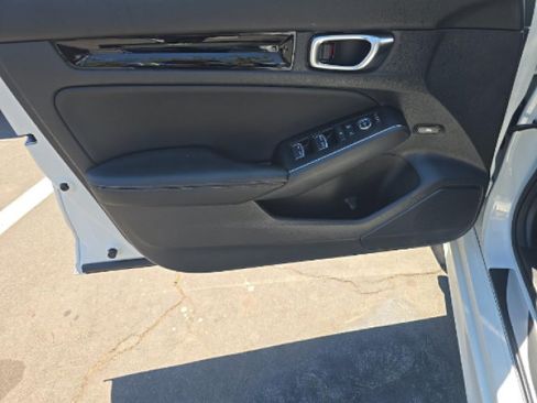 Used 2022 Honda Civic Touring image 8