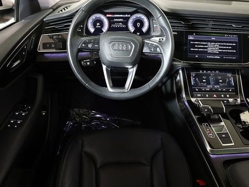 Used 2023 Audi Q8 Premium w/ Convenience Package AWD/4WD image 3