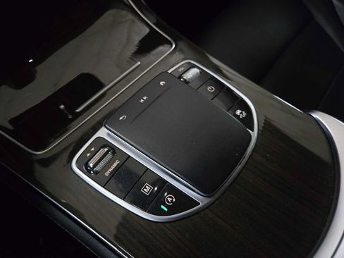 Used 2020 Mercedes-Benz GLC 300 4MATIC image 29