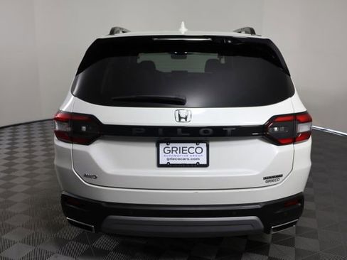 Used 2023 Honda Pilot Touring image 7